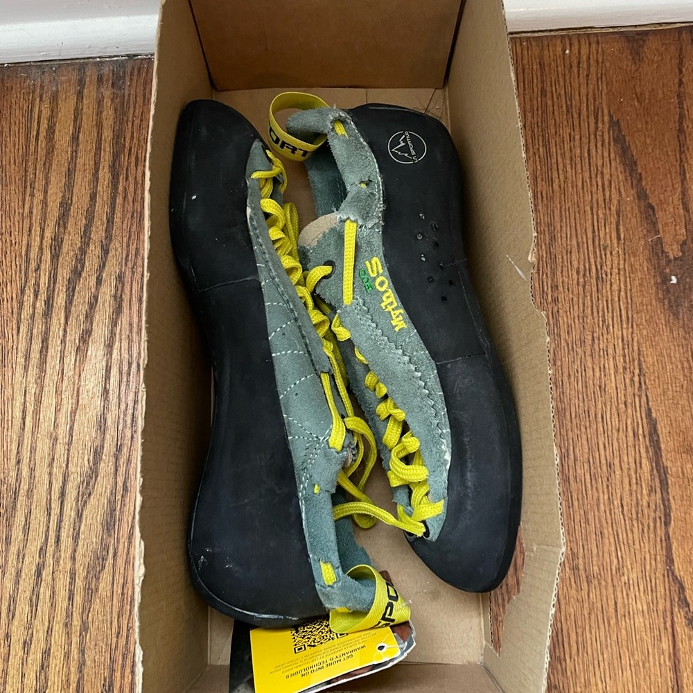 NWT La Sportiva Mythos women’s climbing shoe EU 38